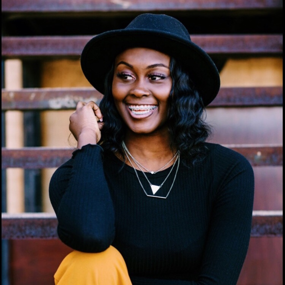 Meet your Posher, Mimi